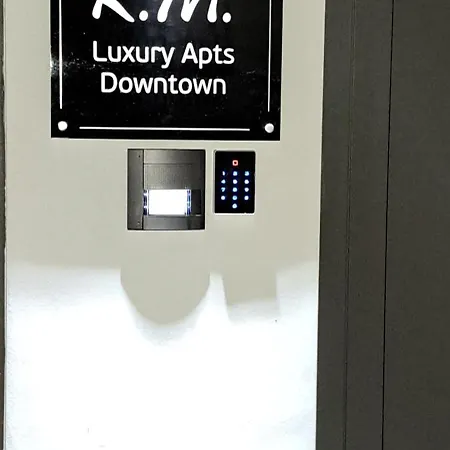 Km Luxury Downtown Apartment