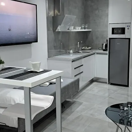 Km Luxury Downtown Apartment